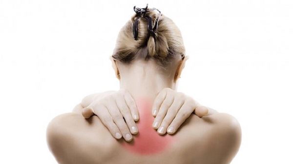 dau lưng trên khó thở