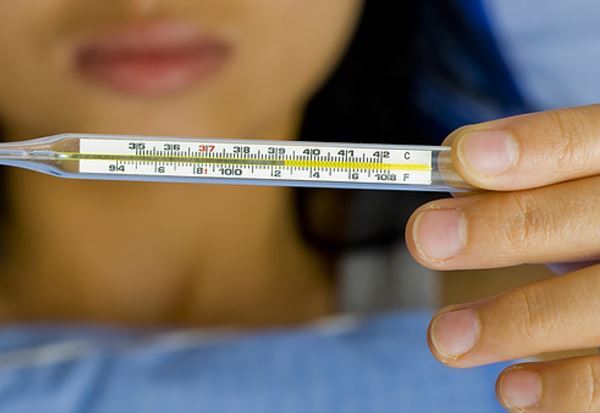 sốt viêm phế quản trên 38 độ