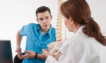 Triệu chứng đau lưng khó thở là bệnh gì?