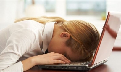 Giải mã cặn kẽ triệu chứng mệt mỏi, uể oải, chóng mặt hay buồn ngủ